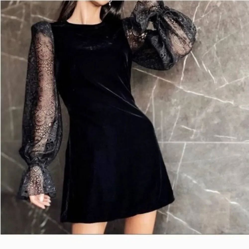 ✨VAMPIRE'S WIFE x H&M VELVET MINI BLACK SZ LARGE DRESS✨ - Picture 5 of 16